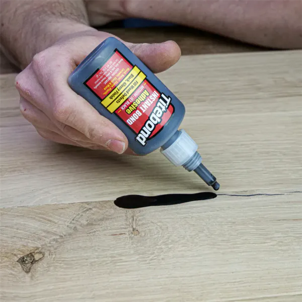 Hovedbilde Titebond 59 ml Instant Medium Jet Black – Sort CA-lim